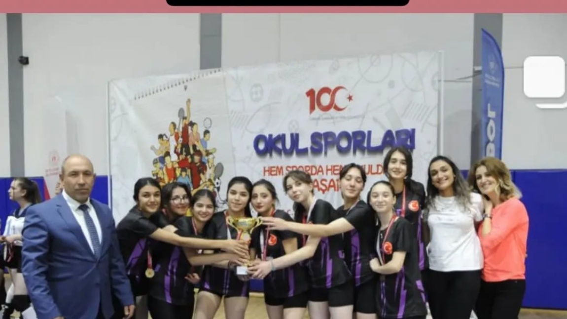 Şampiyon Kırşehir Sosyal Bilimler Lisesi